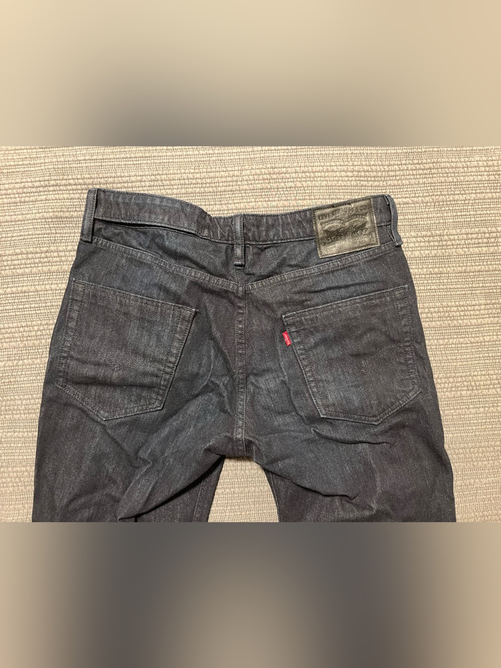 Levi's Men's Dark Wash Denim Jeans - Classic Back Pocket Style